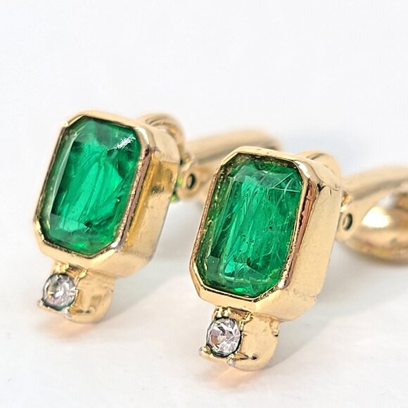 Chr. Dior Gold Tone Green Gripoix Emerald Glass Clip Earrings w Clear Crystals - Picture 5 of 7